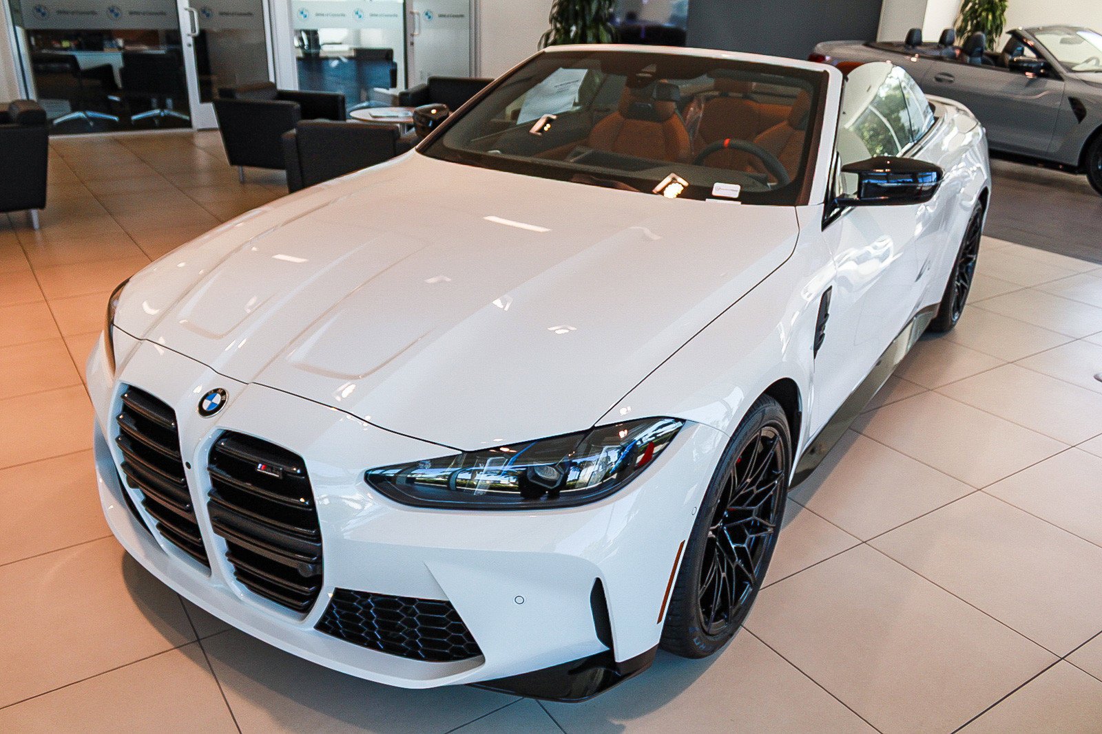 New 2027 Alpine White BMW Competition xDrive image 3
