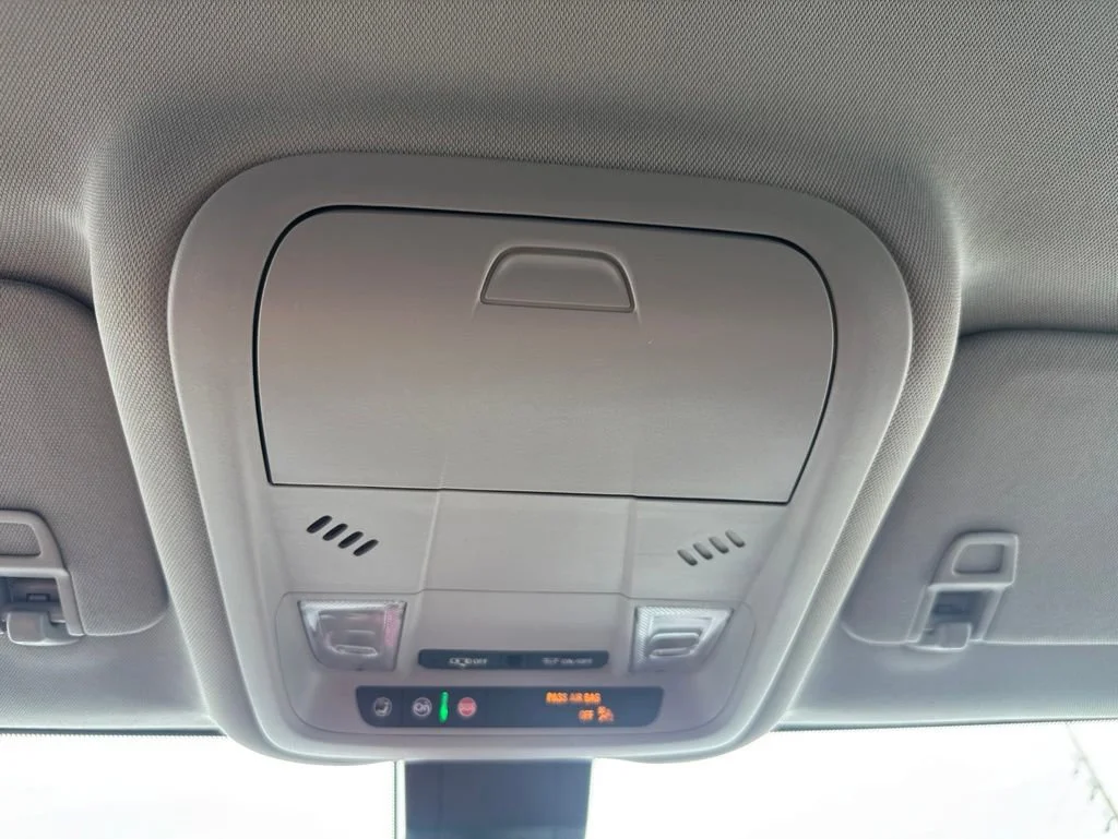 Used 2023 Summit White Chevrolet LT image 43