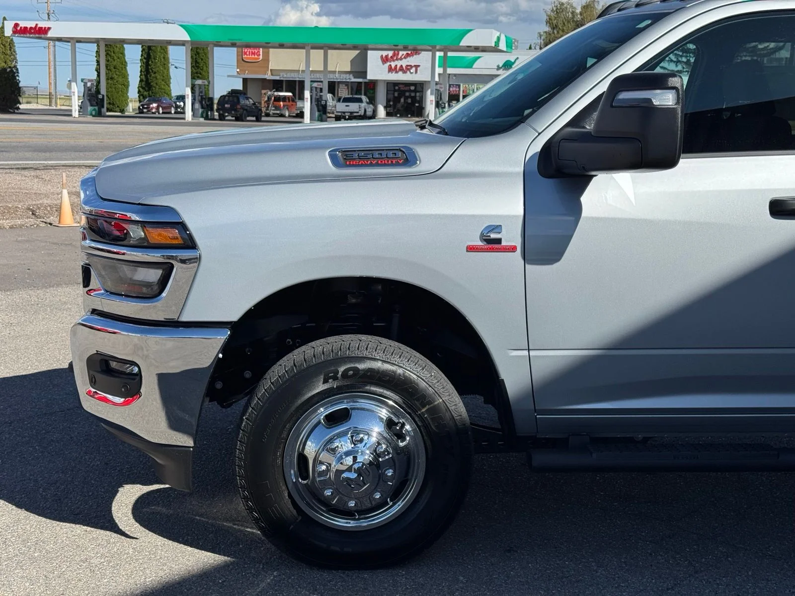 New 2027 Silver Zynith RAM Tradesman image 13