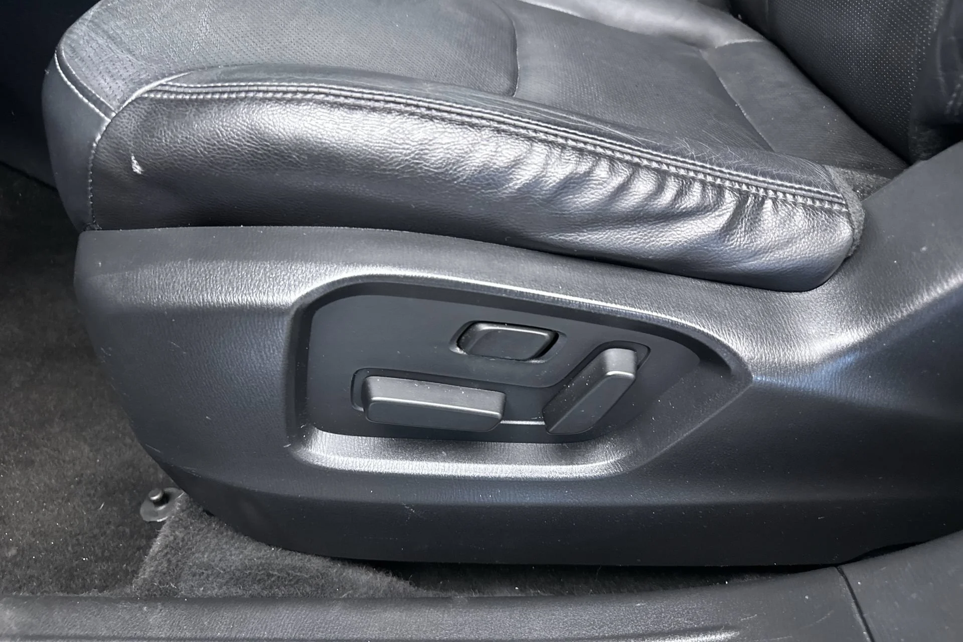 Used 2020 Deep Crystal Blue Mica Mazda Touring image 14