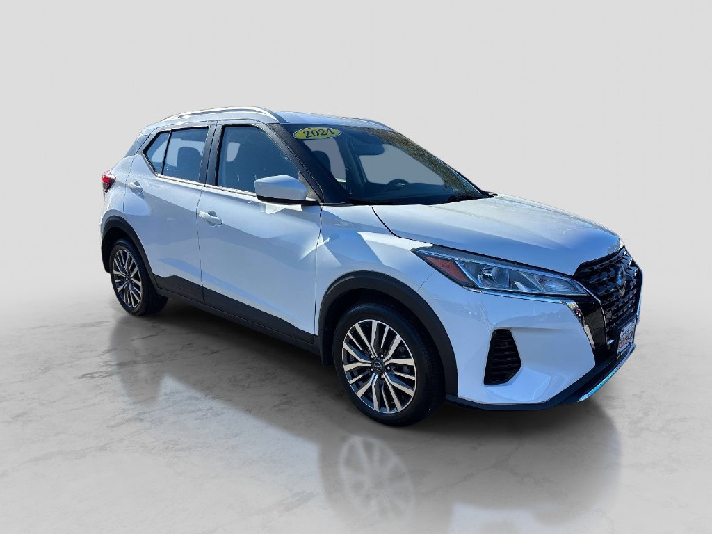 Used 2024 White Nissan SV image 7