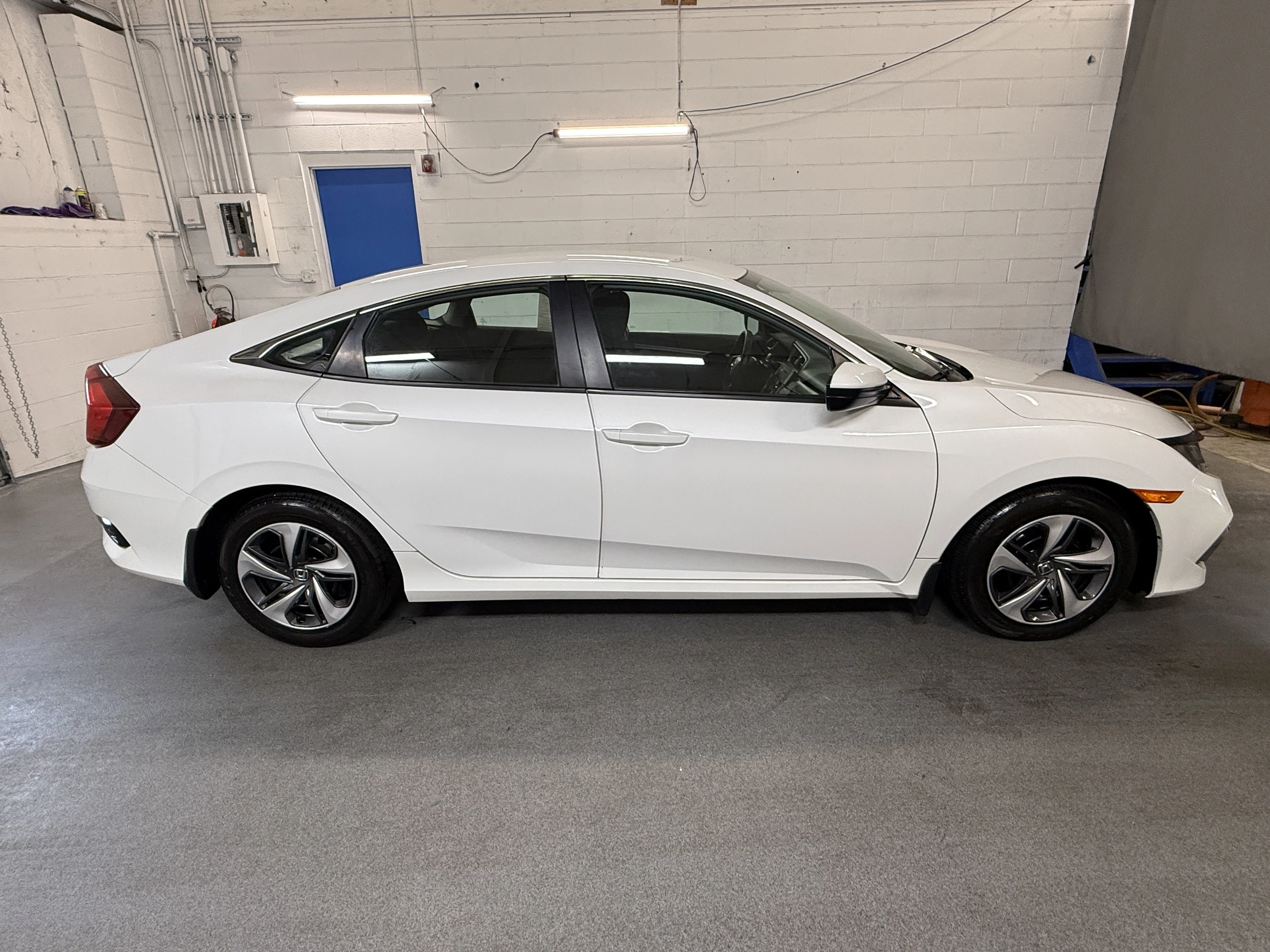 Certified Used 2019 Platinum White Pearl Honda LX image 10