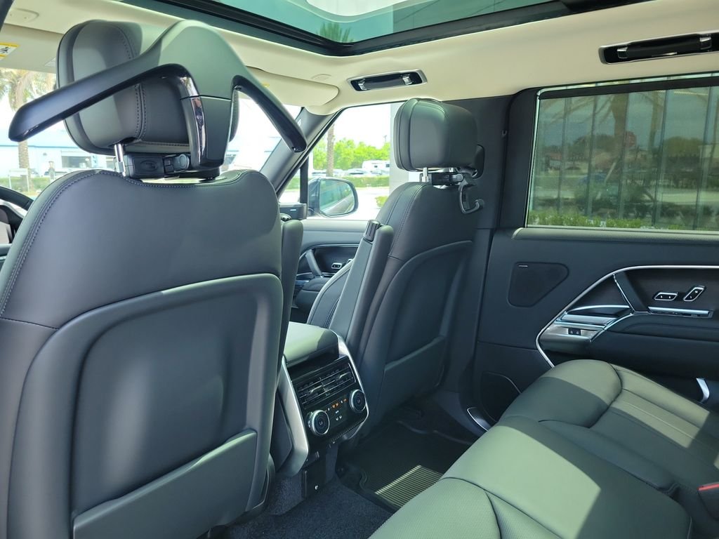 New 2026 Charente Grey Land Rover SE image 17