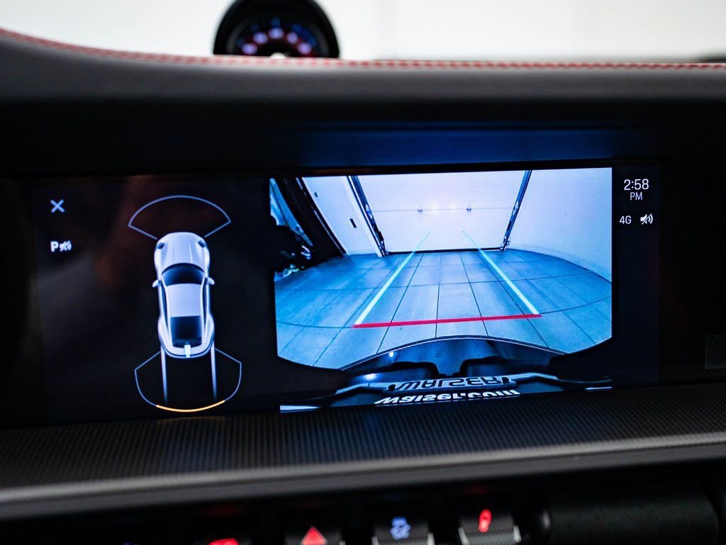 2025 Porsche 911 GTS - Photo 32