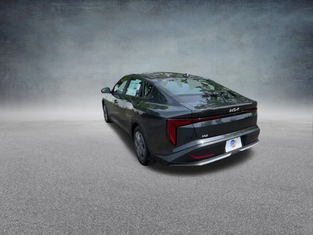 2025 Kia K4 LX - Photo 18
