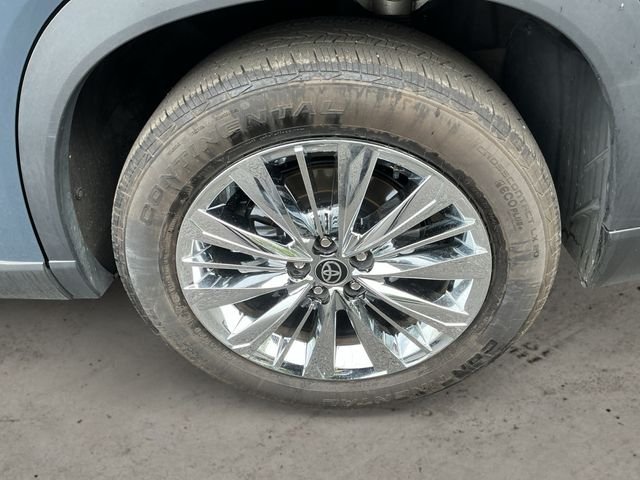 Certified Used 2025 White Toyota Platinum image 9