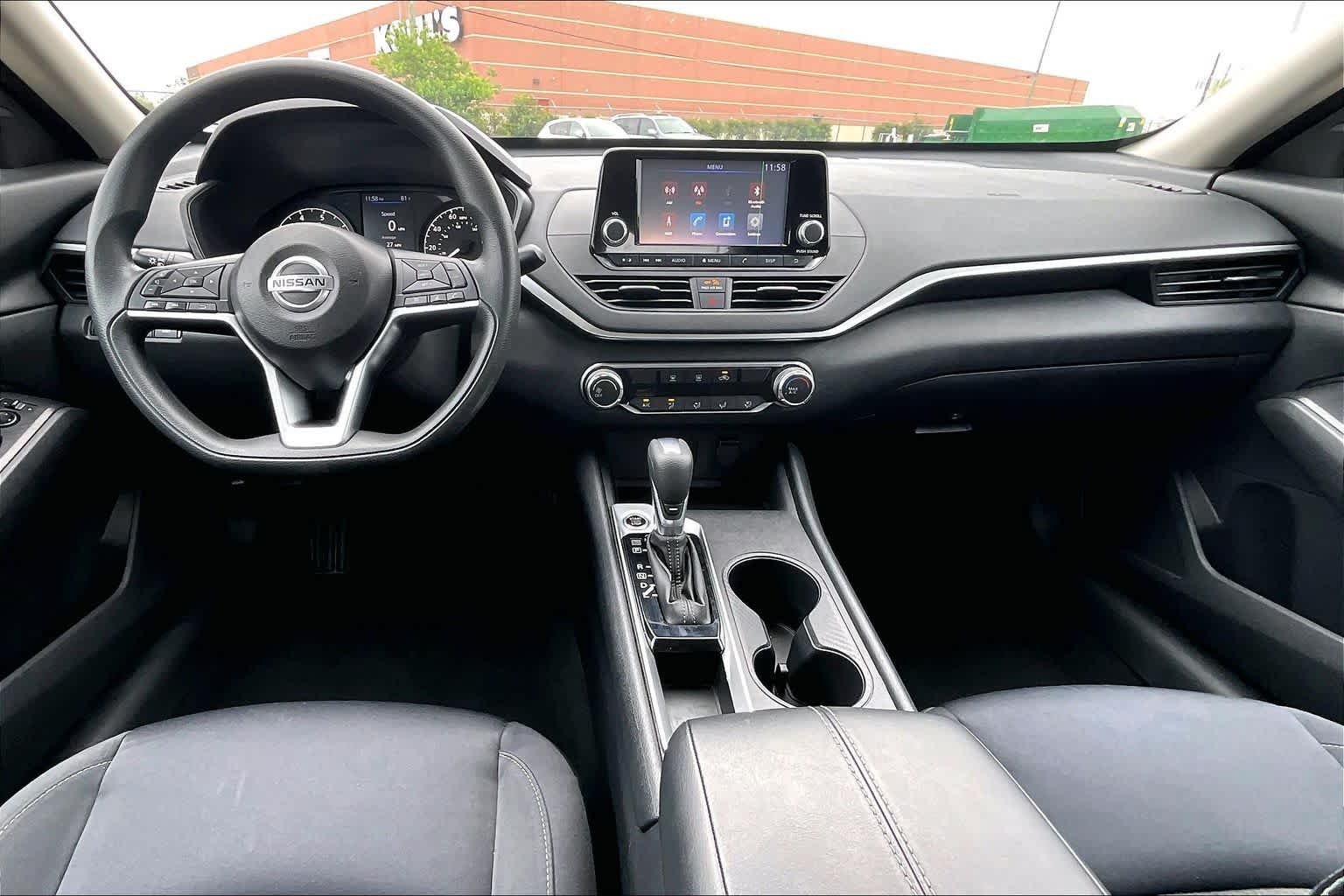 Used 2021 Glacier White Nissan 2.5 S image 16