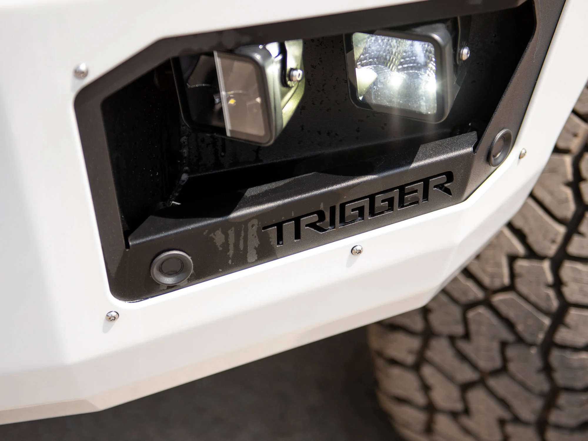 New 2026 White RAM Laramie* Mega Cab, 2 Inch Lift, 35 Inch Tires, Trigger Industries Bumper image 3