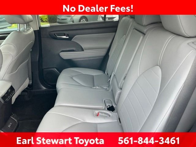 Certified Used 2025 Silver Toyota XLE image 23