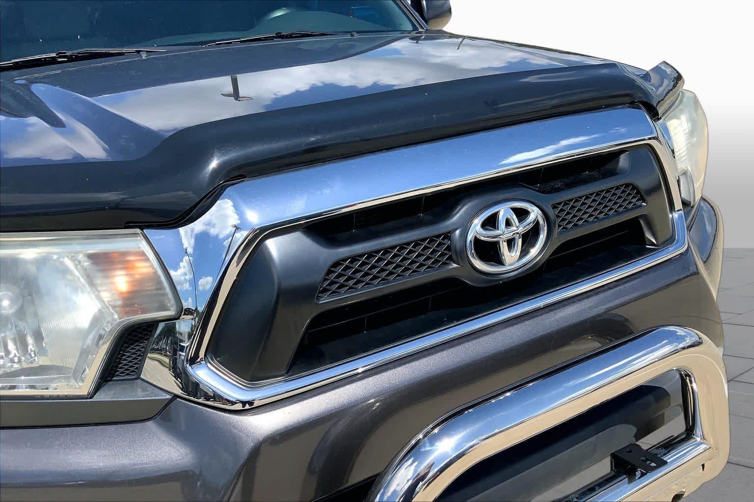 Used 2014 Magnetic Gray Metallic Toyota PreRunner image 29