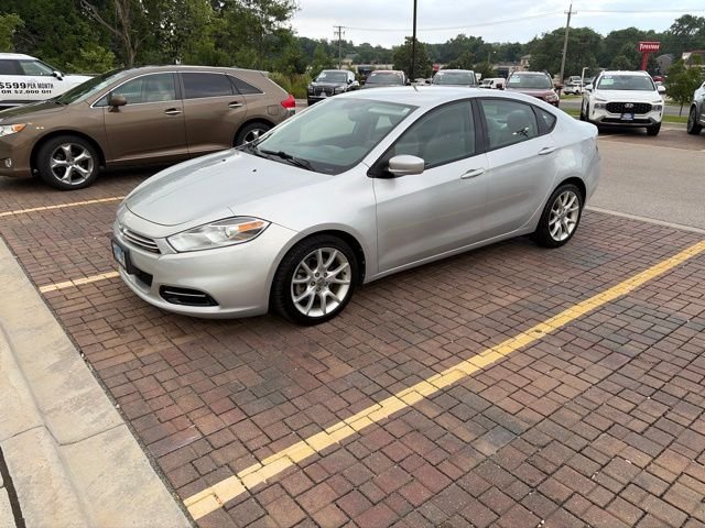 Used 2013 Silver Dodge SXT image 2