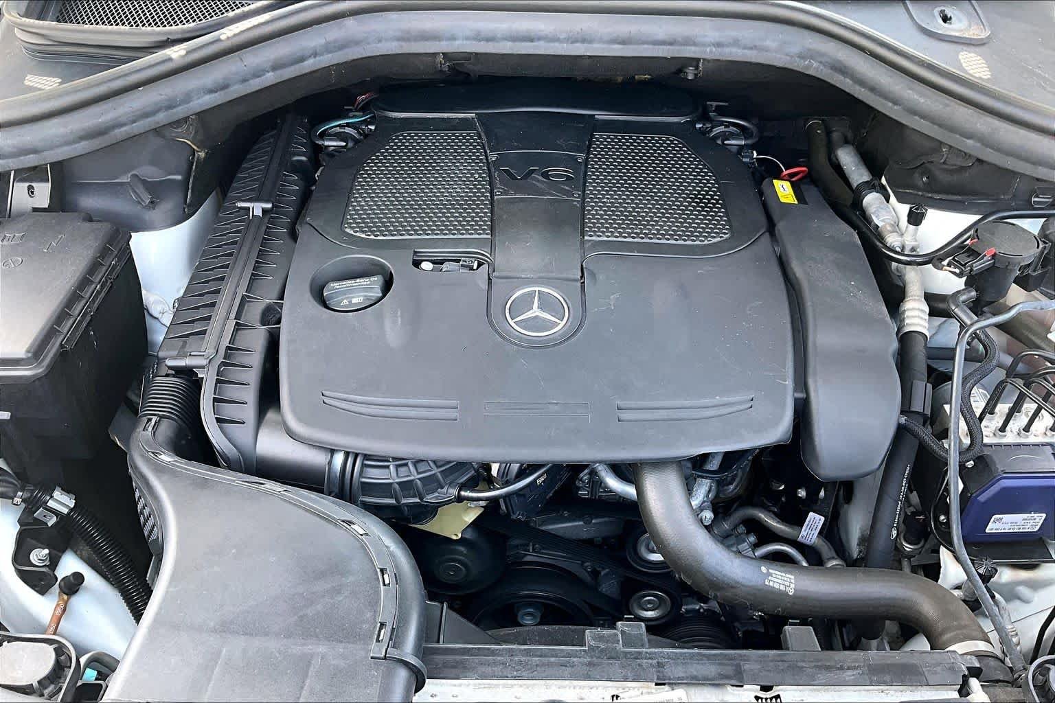 Used 2017 Polar White Mercedes-Benz GLE 350 image 33