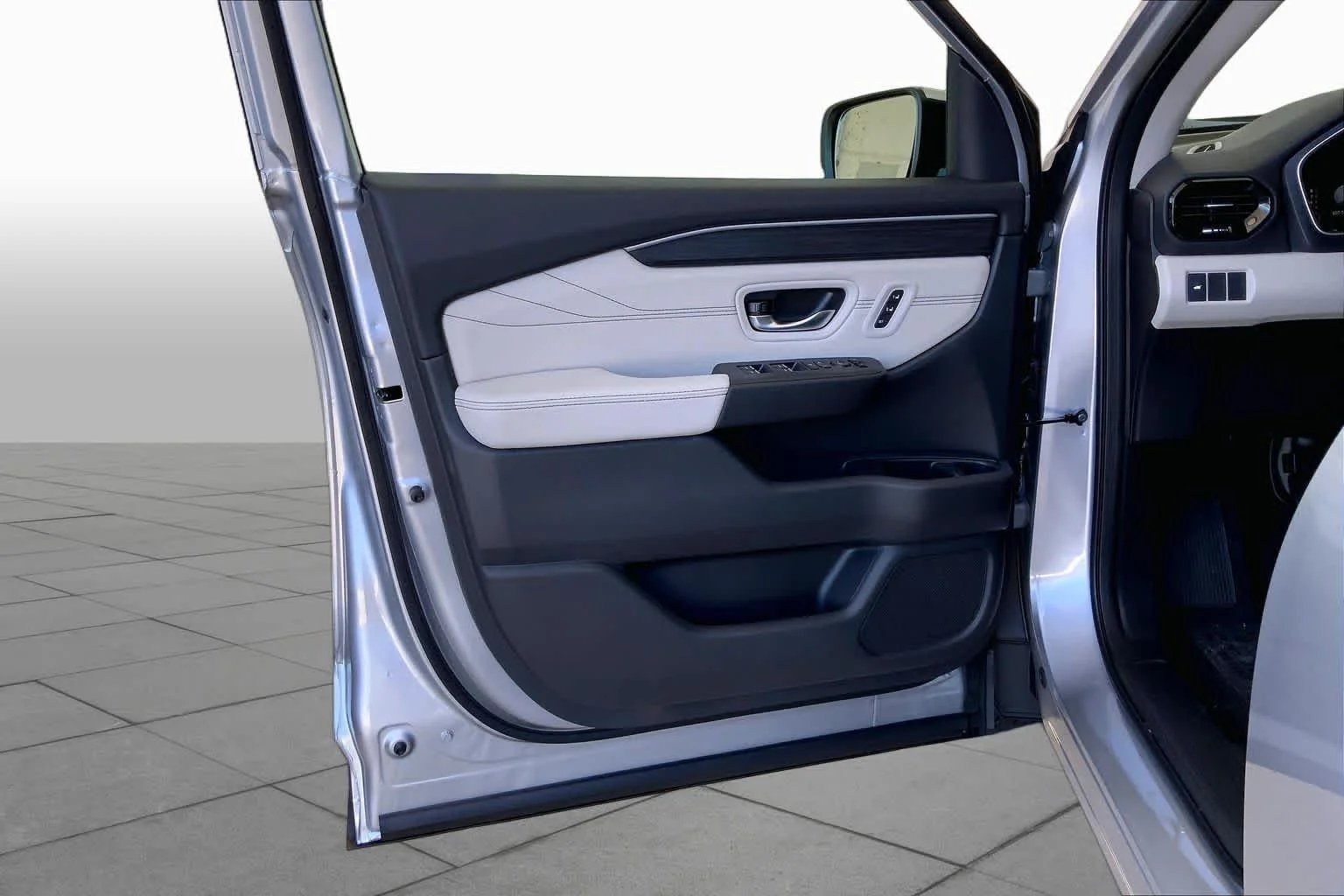 New 2026 Solar Silver Metallic Honda Touring image 12