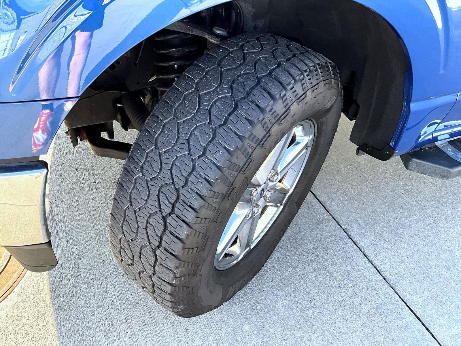 Used 2025 Blue Ford XLT image 25