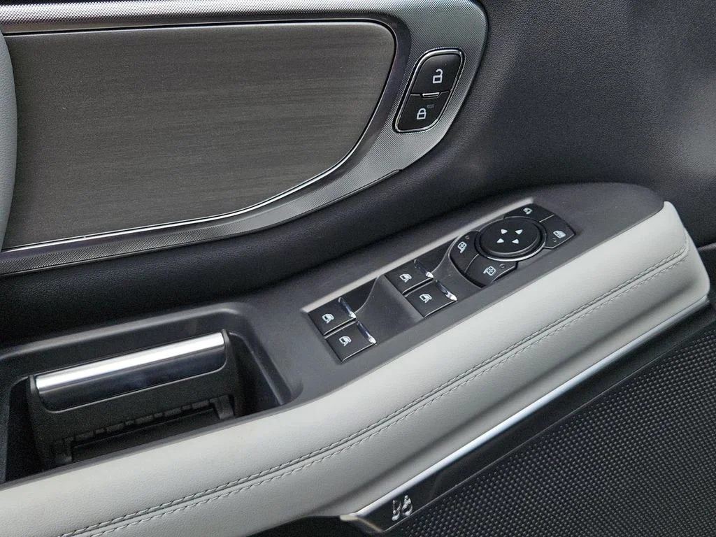 New 2026 Agate Black Metallic Ford Platinum® image 28
