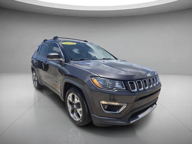 Used 2019 Granite Crystal Metallic Clearcoat Jeep Limited image 7