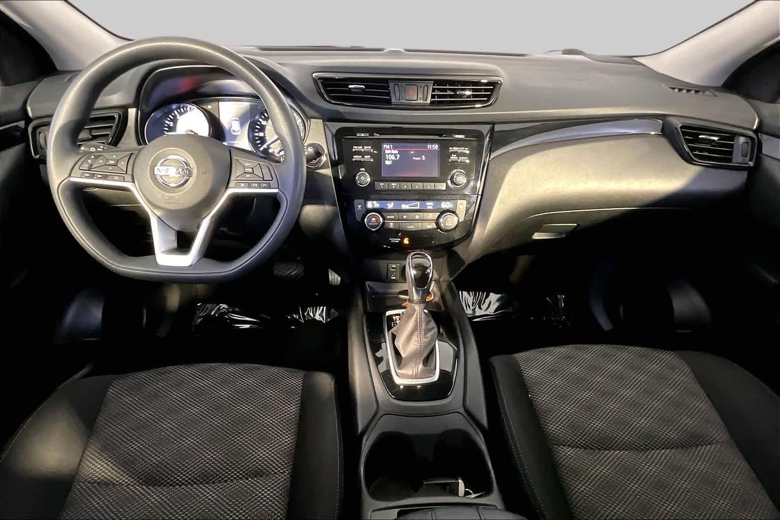 Used 2017 Pearl White Nissan SV image 16