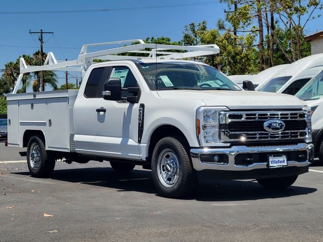 New 2026 White Ford F350 4X2S/CCCSR image 30