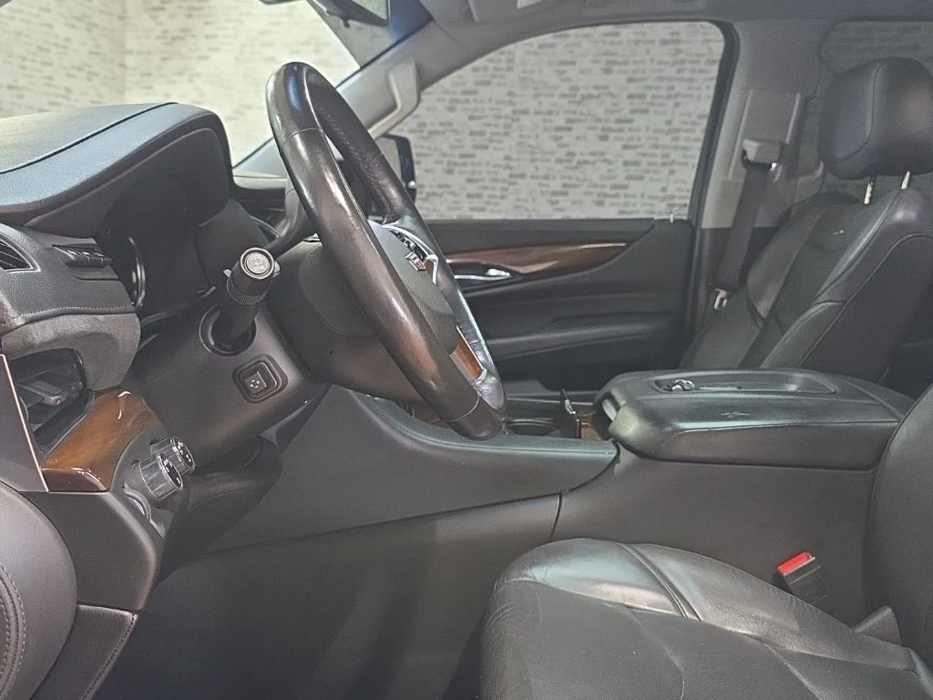 Used 2020 Black Raven Cadillac Luxury image 21