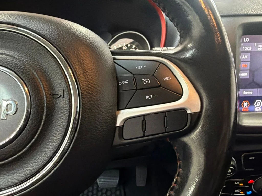 Used 2019 White Clearcoat Jeep Trailhawk image 18
