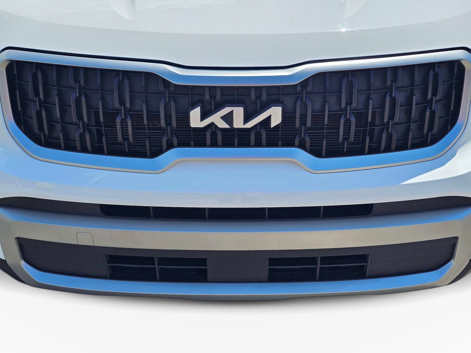 Used 2023 Glacial White Pearl Kia EX image 4