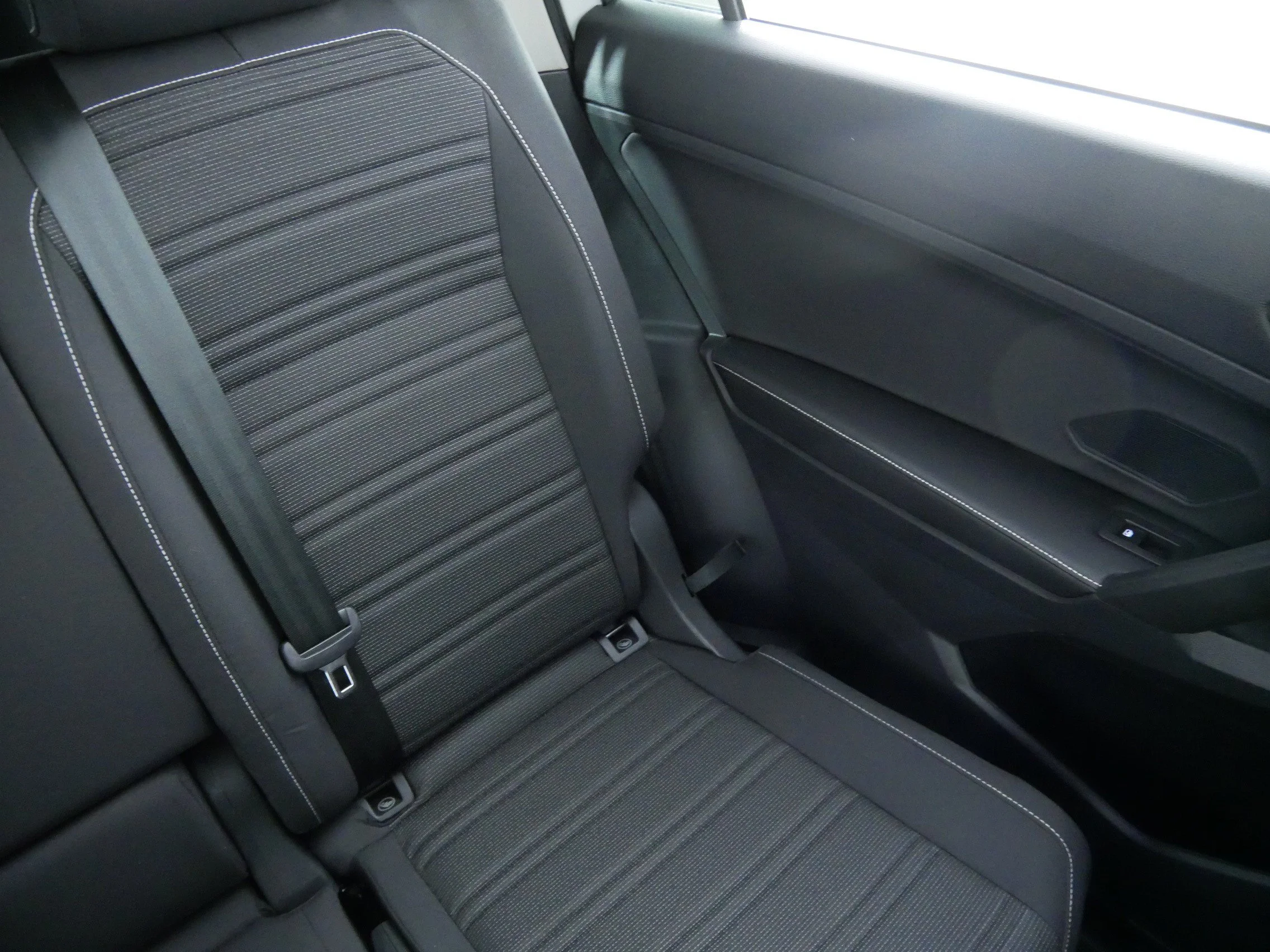 Certified Used 2022 White Volkswagen S image 14