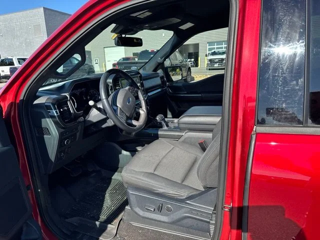 Used 2021 Red Ford XLT image 18