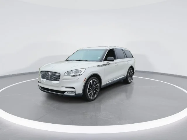 Used 2020 White Lincoln Reserve image 4