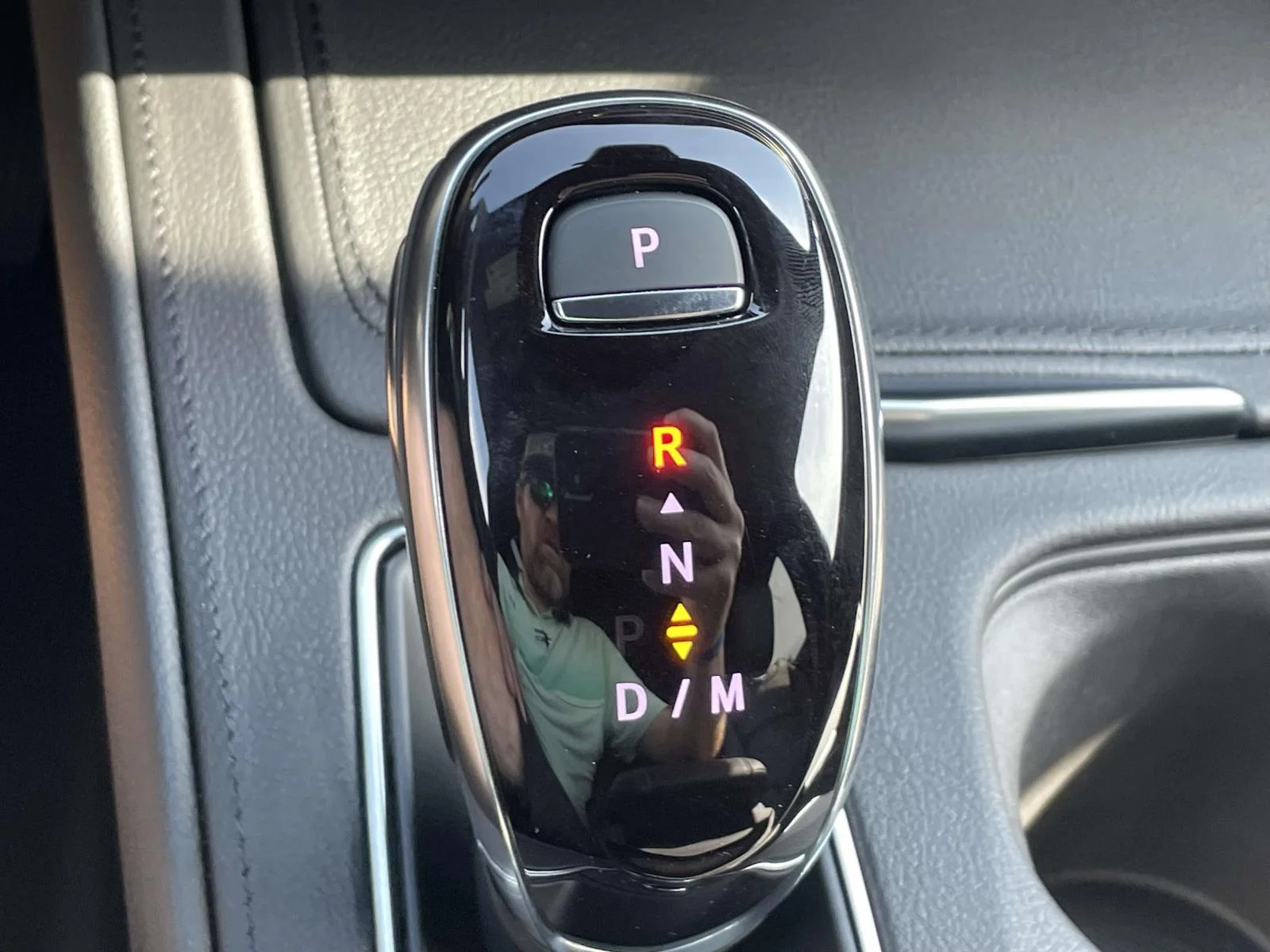 Used 2025 Stellar Black Metallic Cadillac Premium Luxury image 25