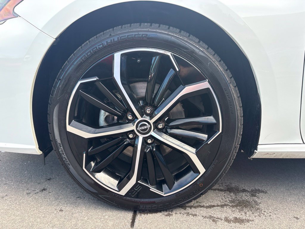 Used 2024 White Nissan 2.5 SR image 12
