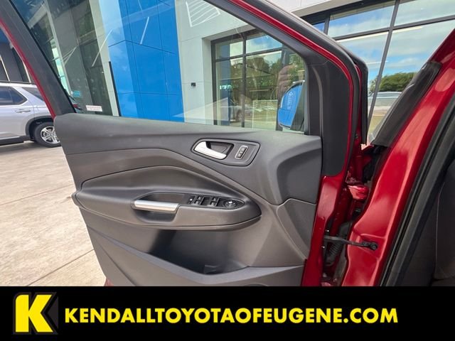 Used 2016 Red Ford SE image 4