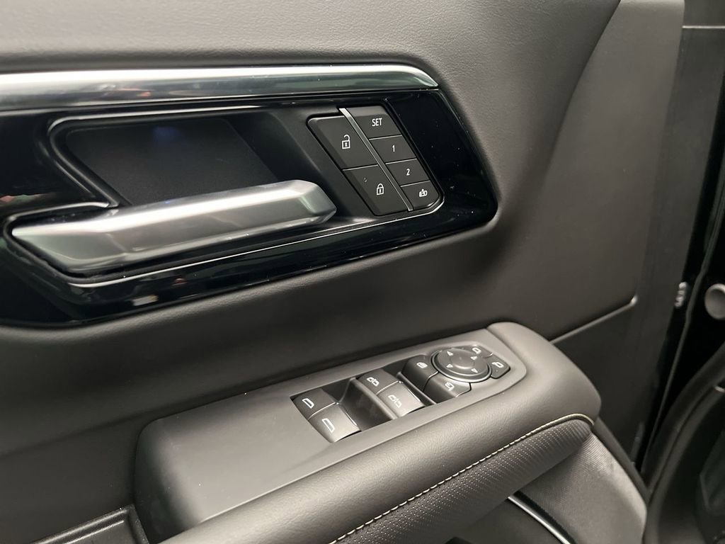 2026 Chevrolet Suburban Premier - Photo 13