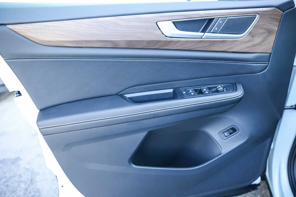 2026 Volkswagen Atlas SE w/Tech - Photo 31