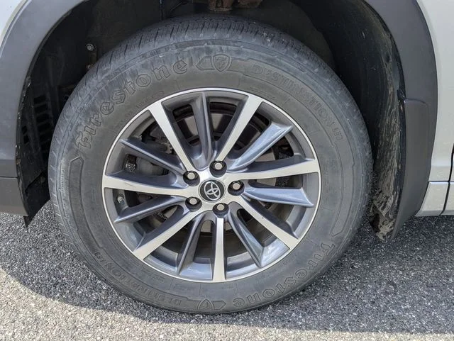 Certified Used 2018 Silver Toyota XLE image 9