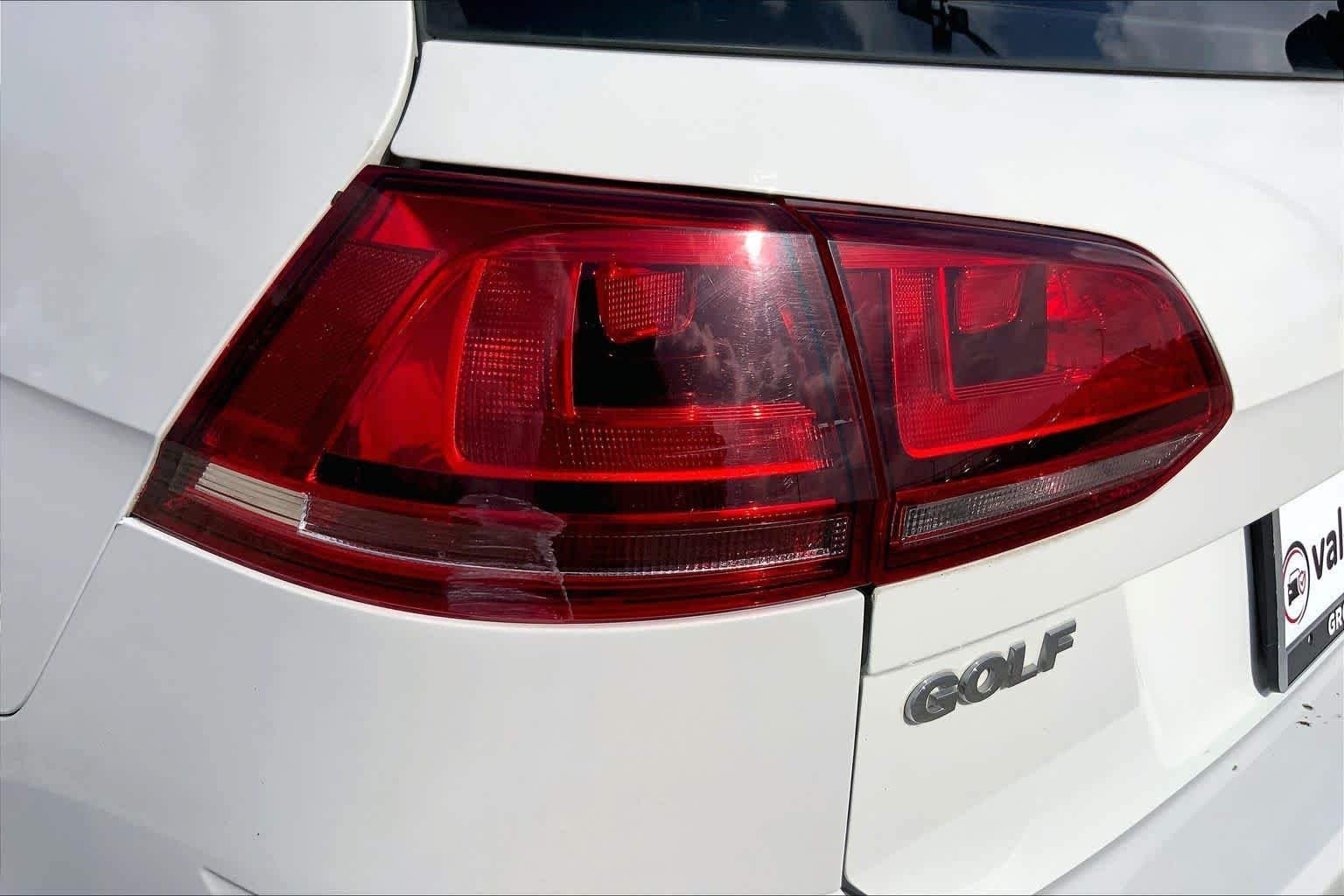 Used 2015 Pure White Volkswagen TSI S image 27