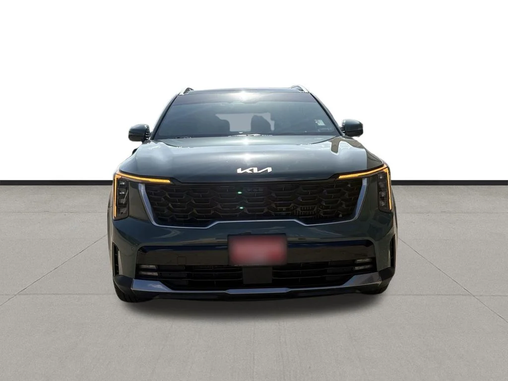 Used 2025 Cityscape Green Kia SX Prestige image 2
