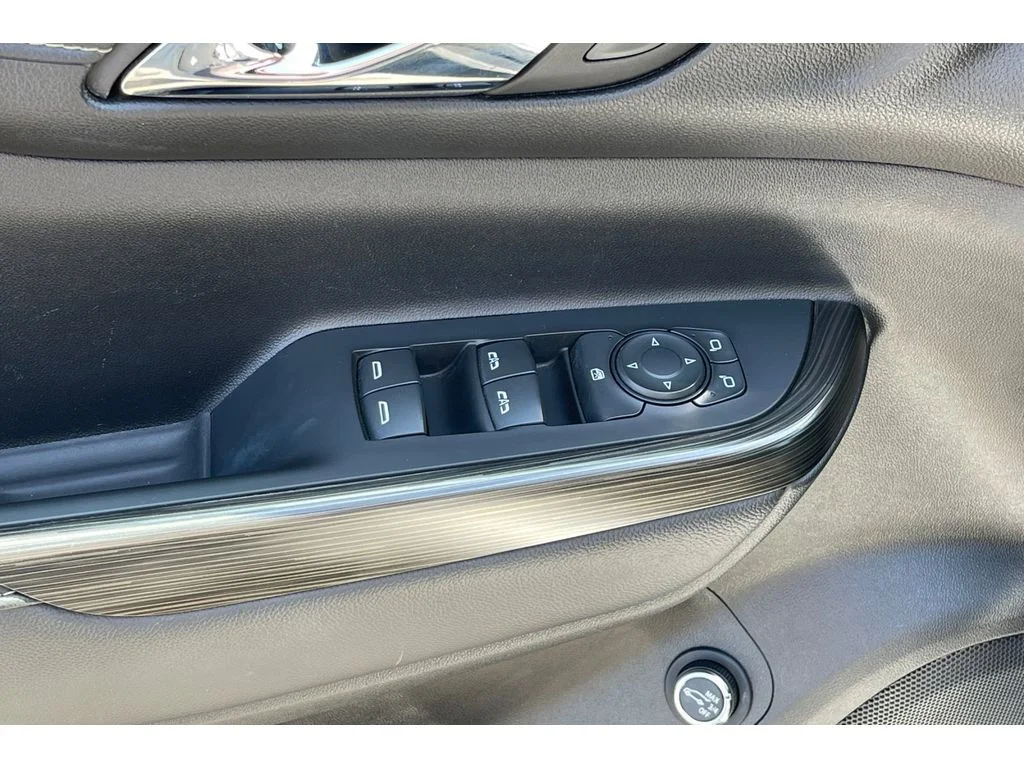 Used 2023 Summit White GMC SLT image 13