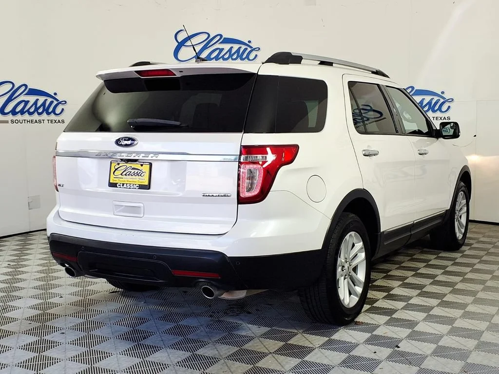 Used 2015 White Platinum Ford XLT image 6