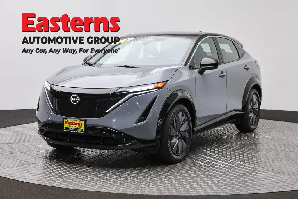 Used 2023 Gray Nissan ENGAGE image 1