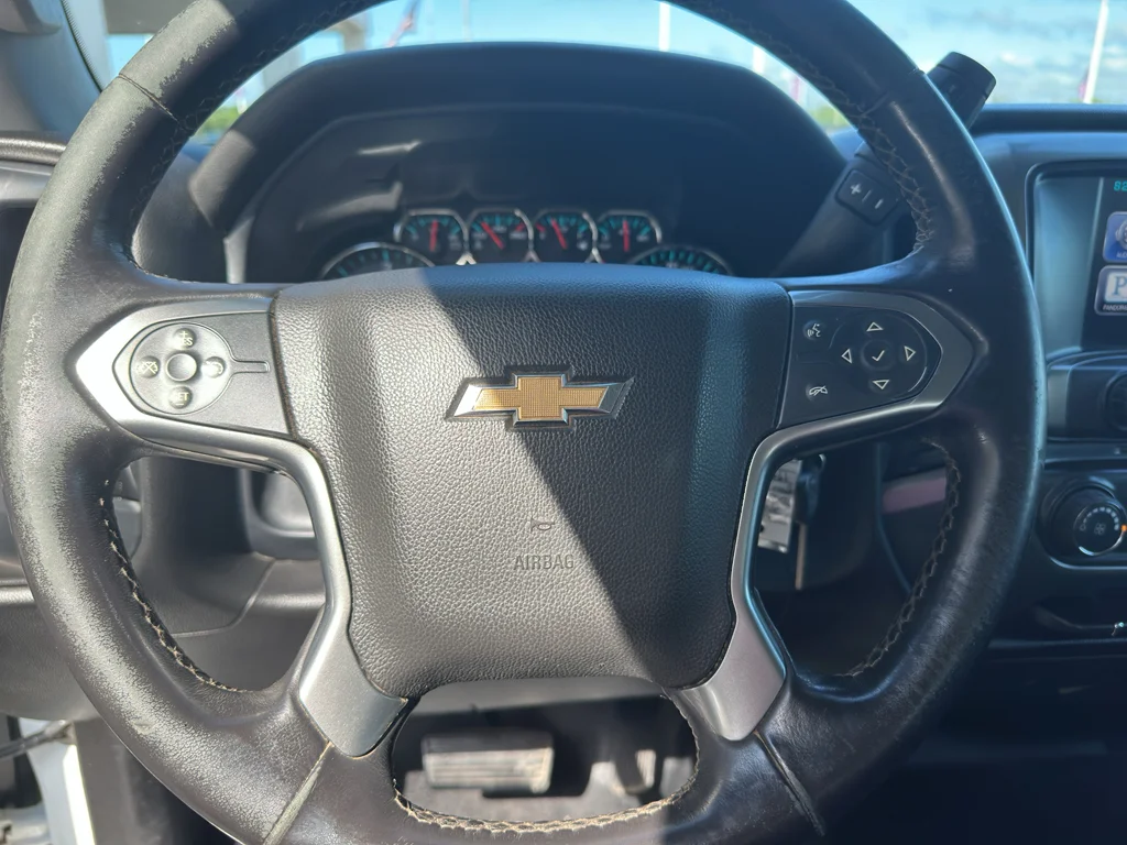 Used 2016 Summit White Chevrolet LT image 16