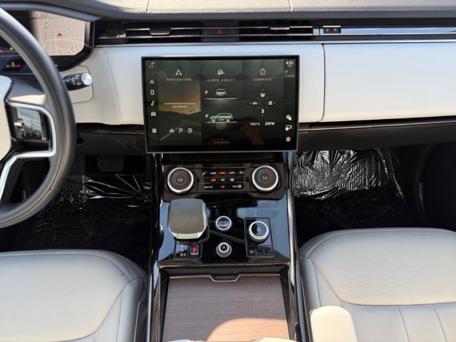 Used 2023 Eiger Grey Metallic Land Rover SE image 15