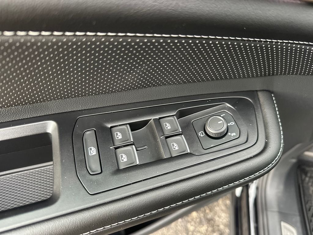 New 2026  Volkswagen 2.0T SEL Premium R-Line image 12