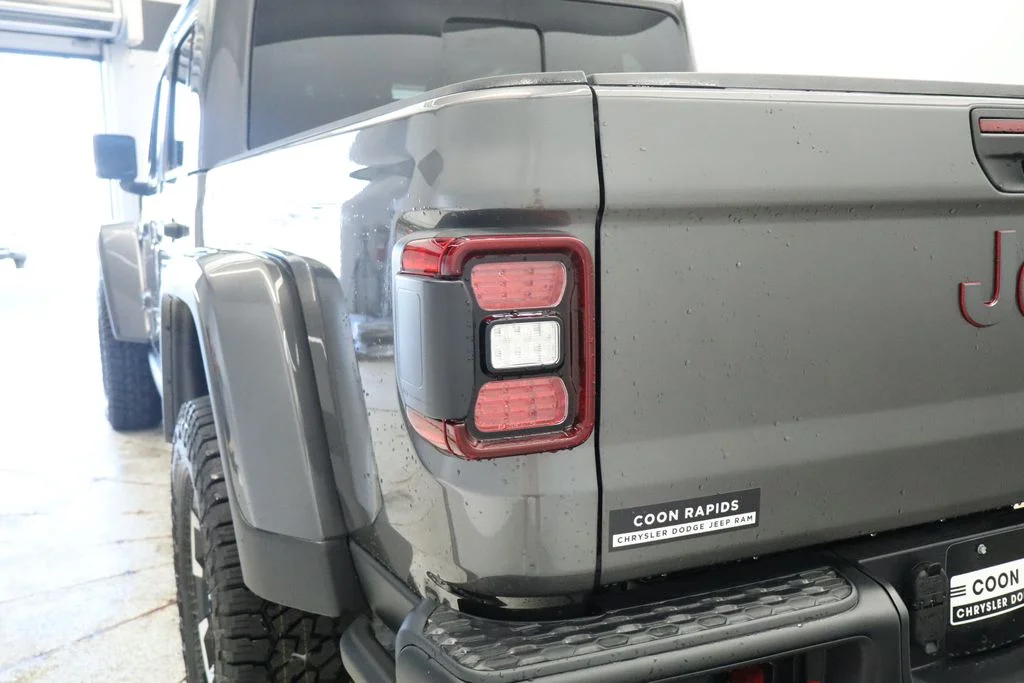 New 2026 Granite Crystal Metallic Clear-Coat Exterior Paint Jeep Rubicon X image 17