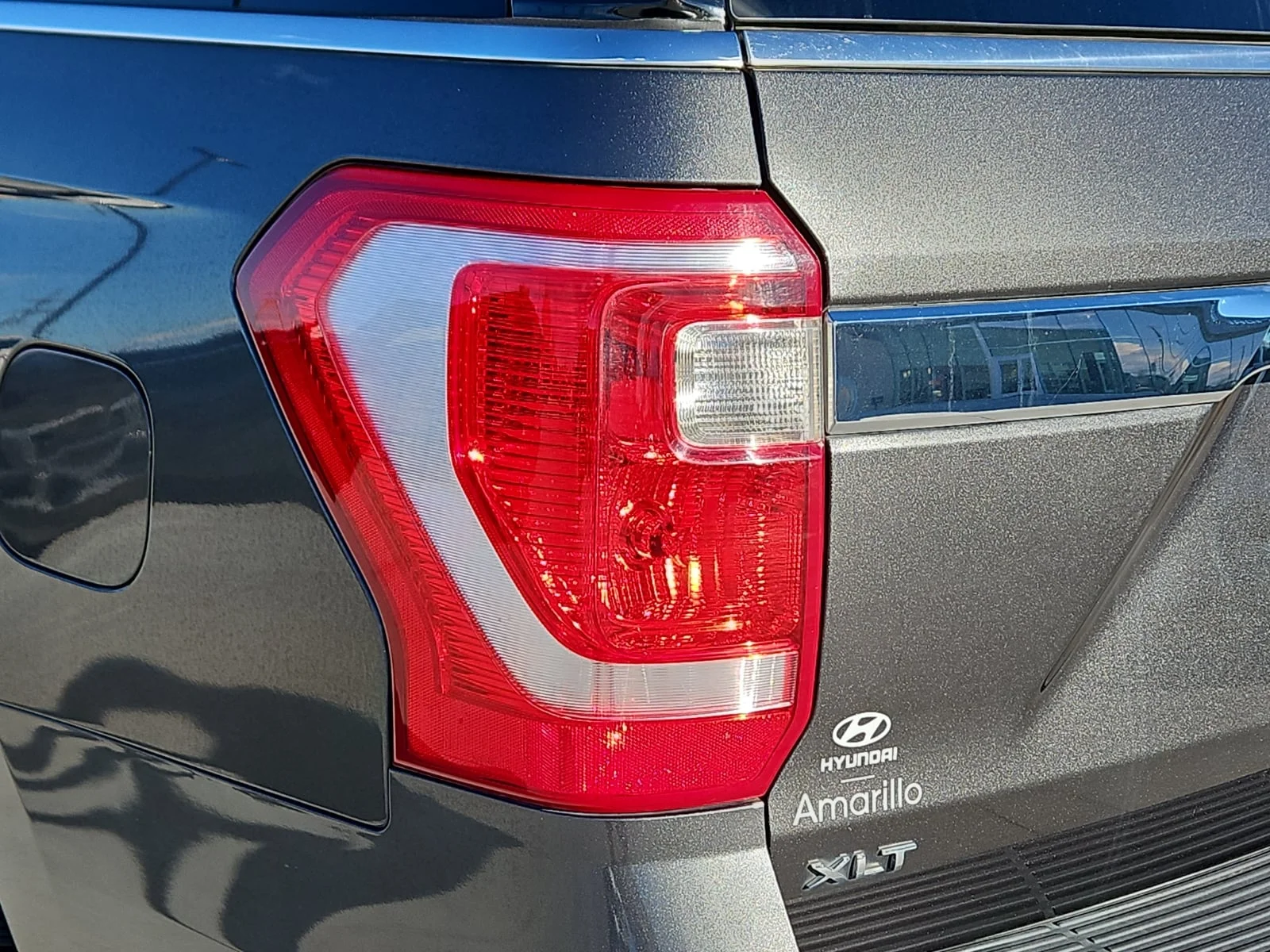 Used 2020 Magnetic Metallic - J7 Ford XLT MAX image 7