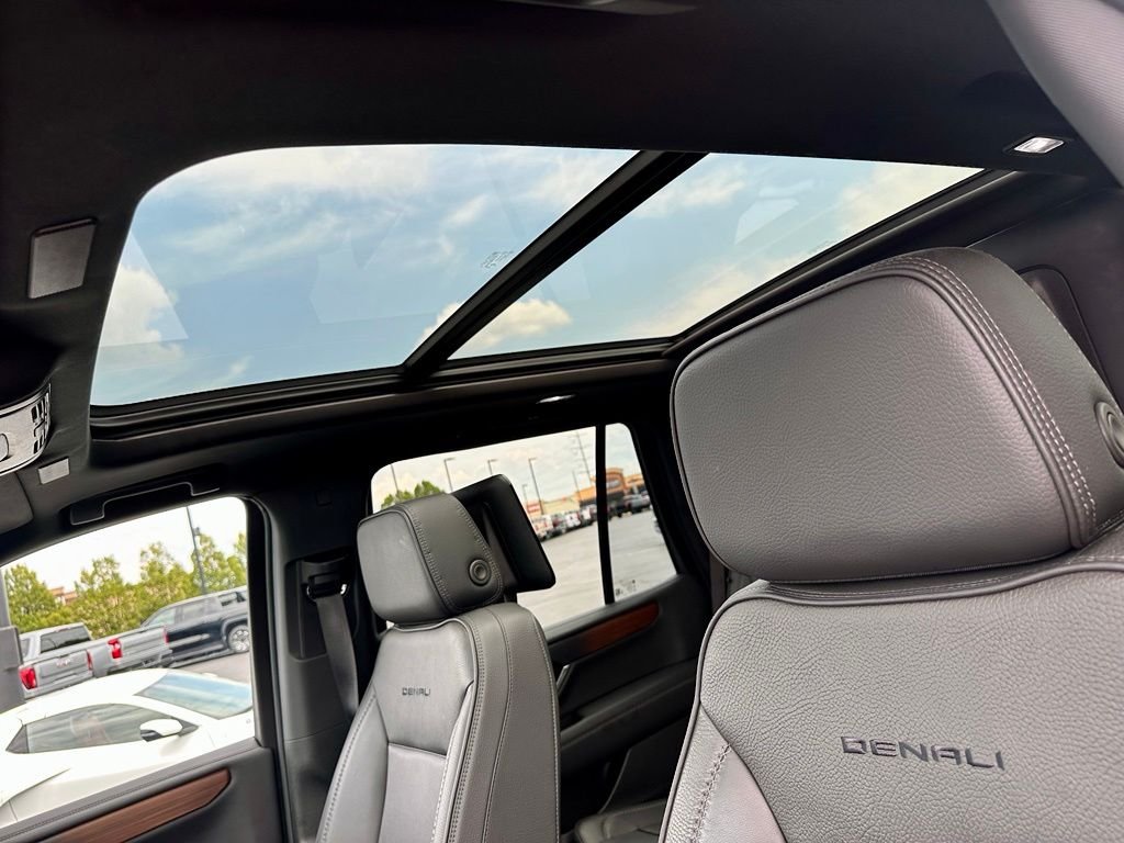 Used 2025 White GMC Denali image 16