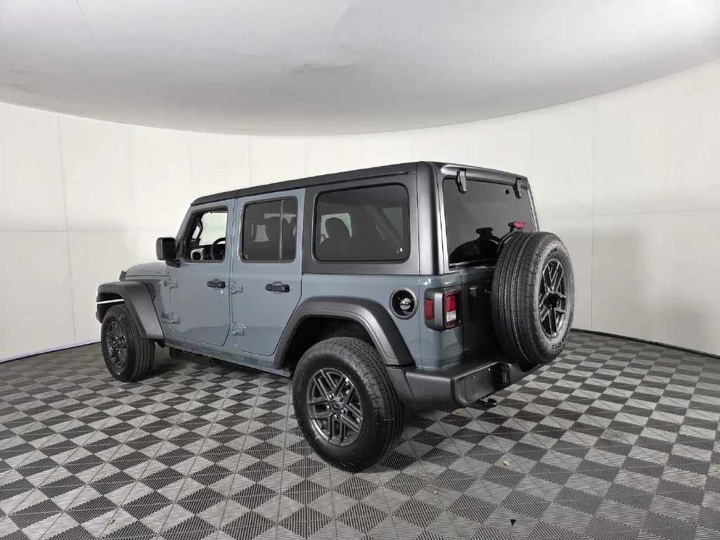 New 2026 Anvil Clear-Coat Exterior Paint Jeep Sport S image 7