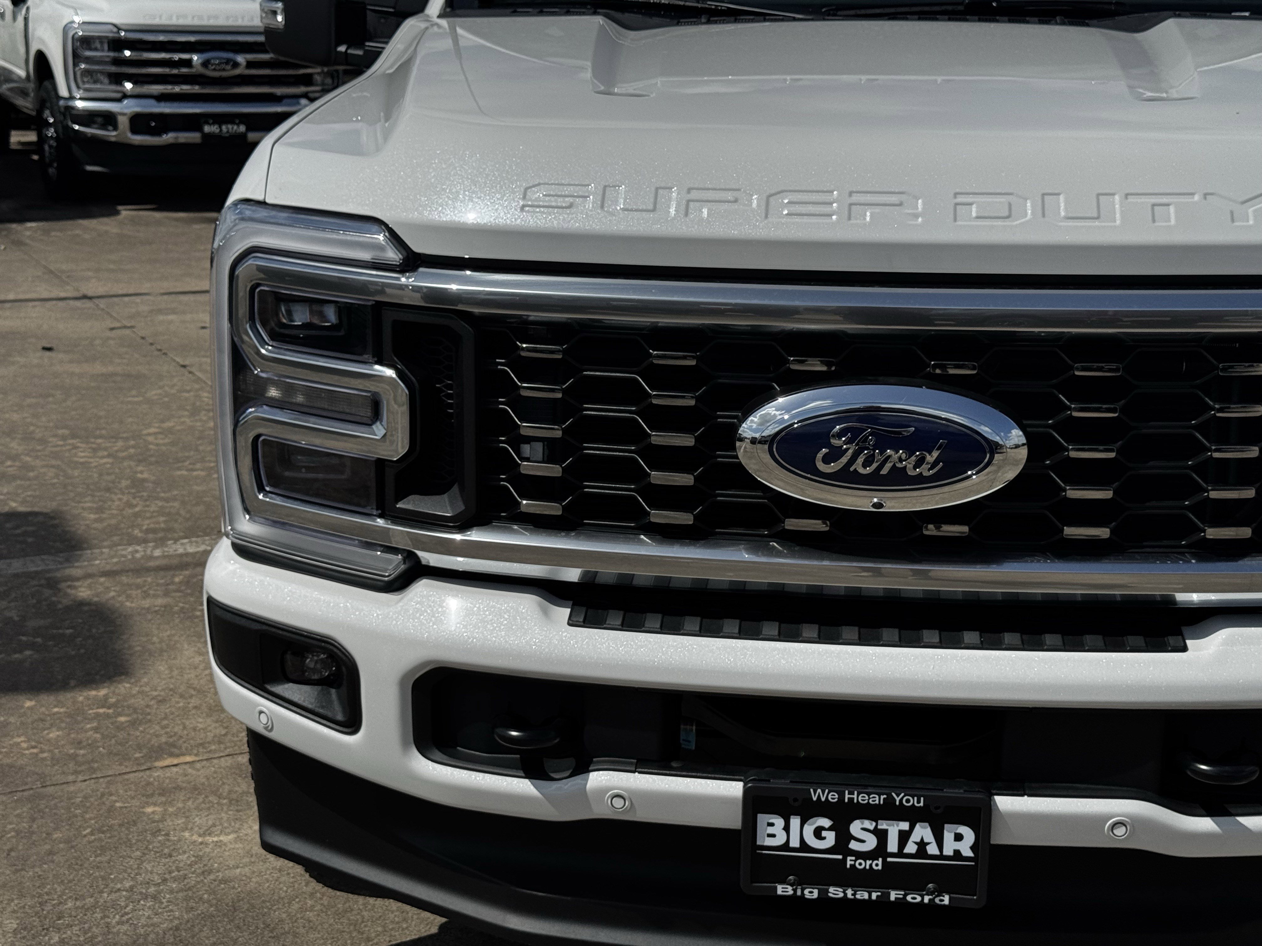 New 2026 Star White Metallic Tri-Coat Ford Platinum image 5