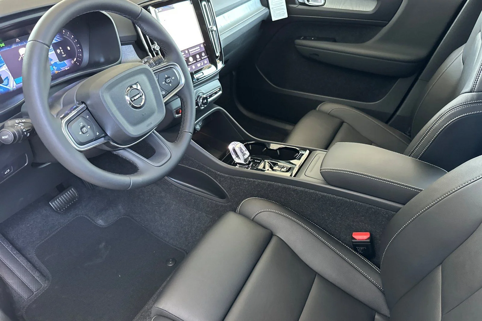 New 2026 Crystal White Volvo Plus image 9