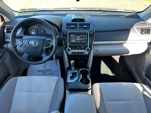 Used 2012 Silver Toyota LE image 33