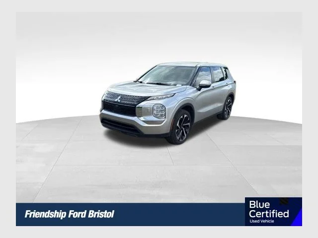 2022 Mitsubishi Outlander ES S-AWC's photo